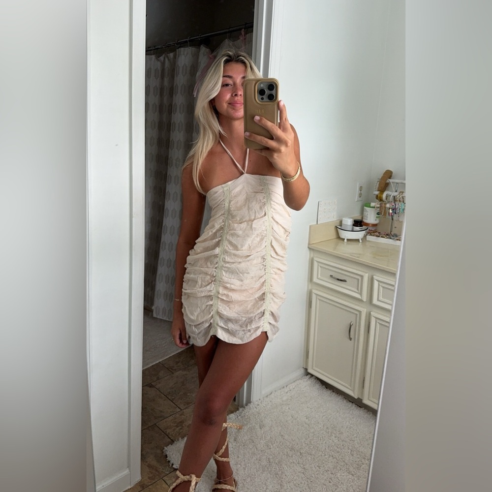 Solitaire ruched dress